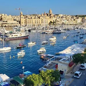  Hébergement de vacances Entire Seaview Town House